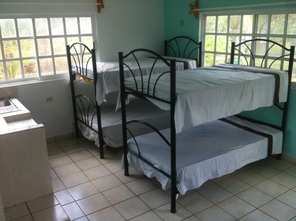 Rancho Alvarez & Hostel *