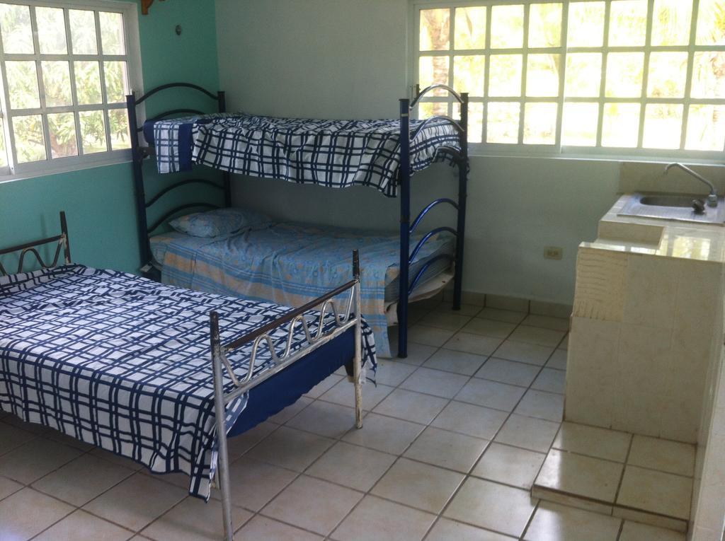 Rancho Alvarez & Hostel *